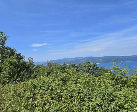 Baugrundstück mit wunderschönem Meerblick, ideal für den Bau von zwei Villen in der Gegend von Rabac - foto 11