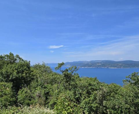 Baugrundstück mit wunderschönem Meerblick, ideal für den Bau von zwei Villen in der Gegend von Rabac - foto 12