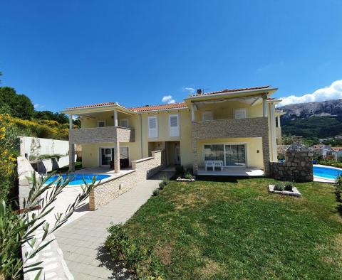 Discounted! Beautiful semi-detached house with partial sea view in a fantastic location in Baska, Krk - pic 7