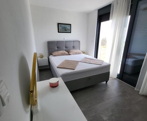 Új építésű luxusvilla Privlakában, 100 méterre a tengertől - pic 32