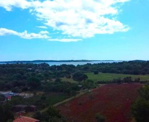 Städtisches T2-Grundstück in Valbandon, Fažana, 500 Meter vom Meer entfernt! 