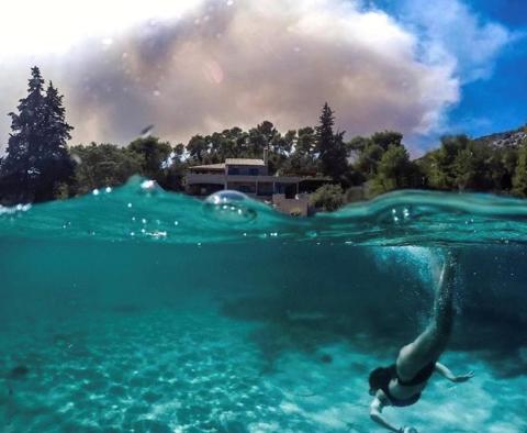 Luxusní 1. linie vily nebo butikové nemovitosti na prodej na ostrově Hvar v blízkosti pláže a mola - pic 5