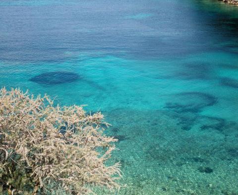 Luxusní 1. linie vily nebo butikové nemovitosti na prodej na ostrově Hvar v blízkosti pláže a mola - pic 6