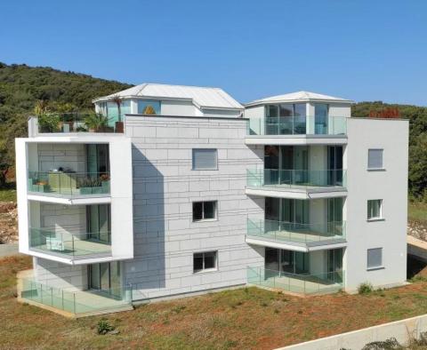 New apartment in a boutique residence in Rovinj just 300 meters from the sea - pic 2