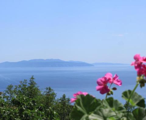 Grundstück in Pobri oberhalb von Opatija 