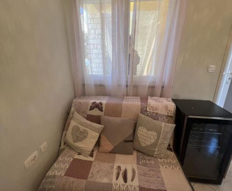 Dom z trzema apartamentami 150 metrów od morza - pic 30