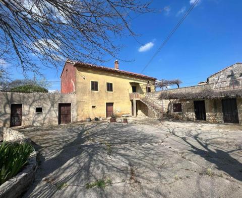 Maison à Svetvinčenat, à rénover 