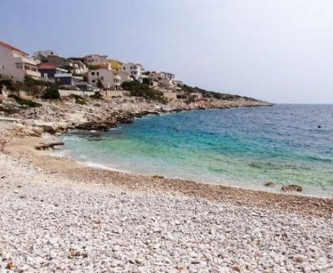 Urbanisiertes Grundstück in der 1. Reihe zum Meer, mit gültiger Baugenehmigung für den Bau von 6 Wohnungen - foto 3