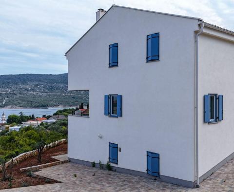 Appartements avec vue sur la mer sur l'île de Cres, à vendre 