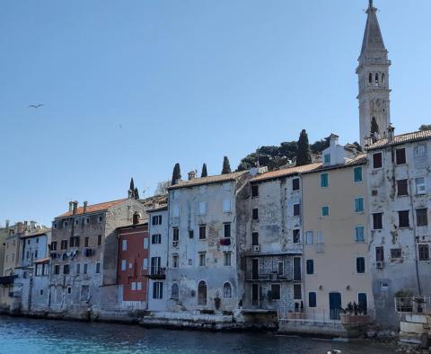 Restaurant dans un endroit attrayant avec terrasse à Rovinj, à vendre 