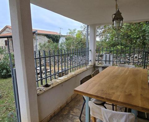 Deux maisons à Oprtalj, à vendre - pic 18