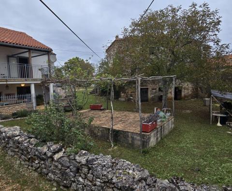 Deux maisons à Oprtalj, à vendre - pic 48