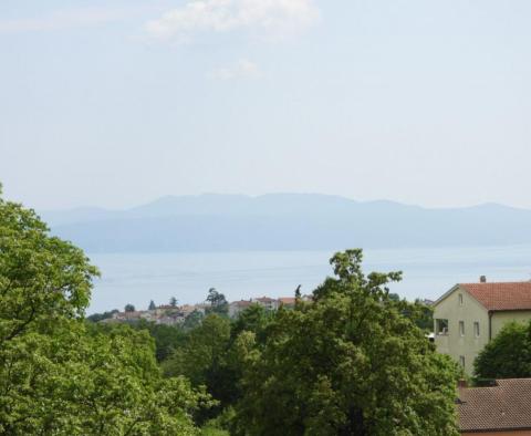 Beeindruckendes Haus mit 4 Wohnungen zum Verkauf in Matulji, über Opatija auf 3740 qm. vom Land! - foto 2