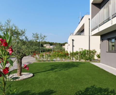 Villa neuve moderne avec vue sur la mer dans une copropriété fermée de Banjole, à 50 m de la mer, à vendre - pic 14