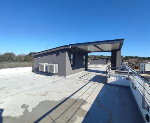 Villa neuve moderne avec vue sur la mer dans une copropriété fermée de Banjole, à 50 m de la mer, à vendre - pic 38