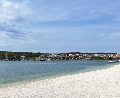 Villa neuve moderne avec vue sur la mer dans une copropriété fermée de Banjole, à 50 m de la mer, à vendre - pic 47