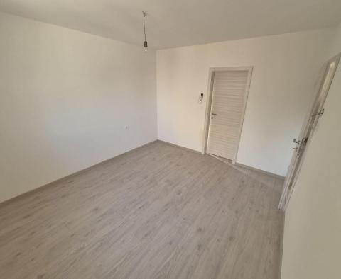 Zwei-Zimmer-Wohnung in Medulin mit Parkplatz, Meerblick, zu verkaufen - foto 2