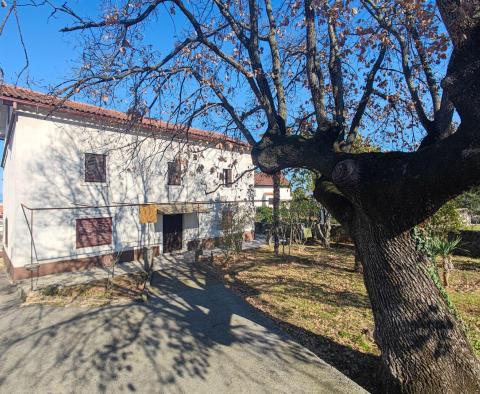 Old stone house with garden in Malinska, Krk Island, for sale 