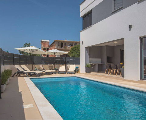 Modern villa in Pula Centre, for sale 