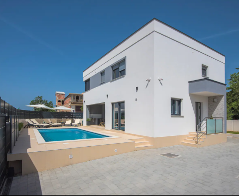 Modern villa in Pula Centre, for sale - pic 2