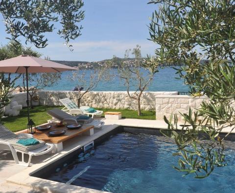 Superbe villa en 1ère ligne à Seget Donji, Trogir, à vendre - pic 12