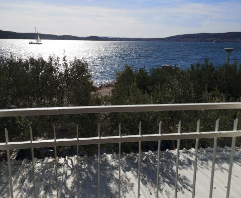 Superbe villa en 1ère ligne à Seget Donji, Trogir, à vendre - pic 29