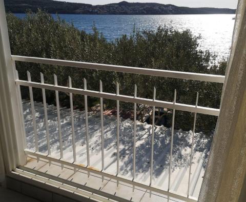 Superbe villa en 1ère ligne à Seget Donji, Trogir, à vendre - pic 30