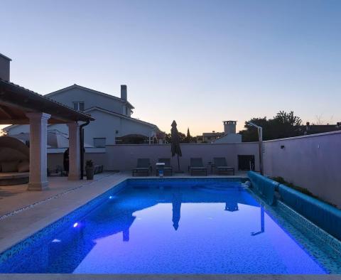 Nice villa with a swimming pool on the very edge of Liznjan, for sale - pic 46