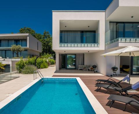 Villa nouvellement construite à Opatija avec une vue fantastique sur la mer, à vendre 