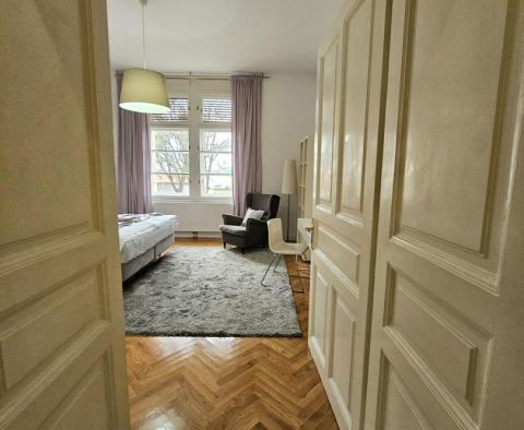 Master's apartment located in an Austro-Hungarian villa in Pula - pic 33