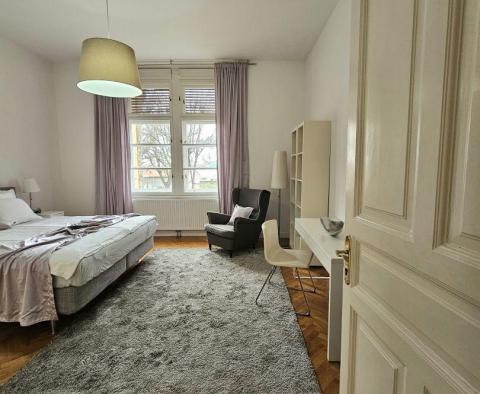 Master's apartment located in an Austro-Hungarian villa in Pula - pic 34