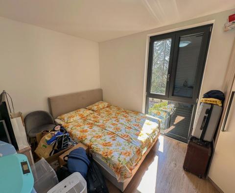 Modern möblierte Wohnung nahe dem Meer in ruhiger Lage in Novigrad, zu verkaufen - foto 10