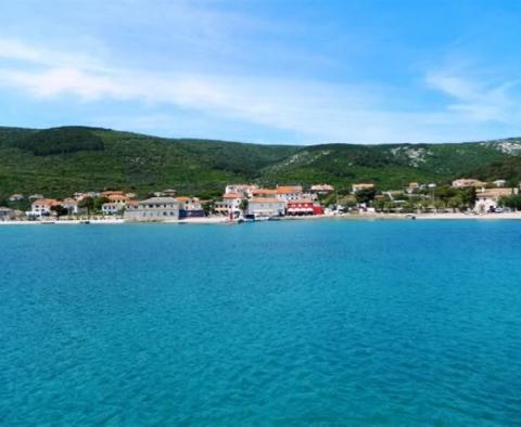 Terrain à bâtir sur l'île de Cres, 1ère ligne de mer 