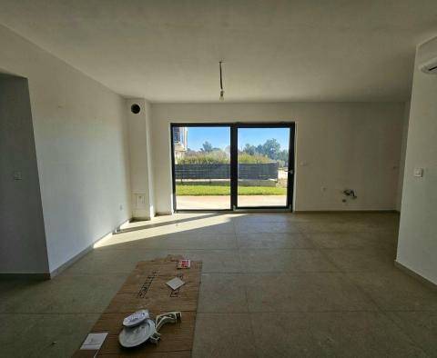 Appartement neuf au rez-de-chaussée avec 3 chambres à Porec, à vendre  - pic 5