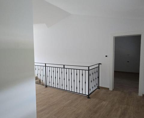 Svetvincenaton, 1 ha-os telken bájos új építésű villa medencével eladó - pic 16