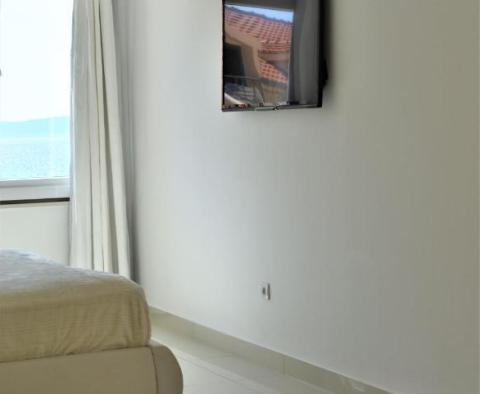 Appartement 4**** étoiles avec piscine à seulement 100 mètres de la mer à Drasnice, Riviera de Makarska, à vendre - pic 12