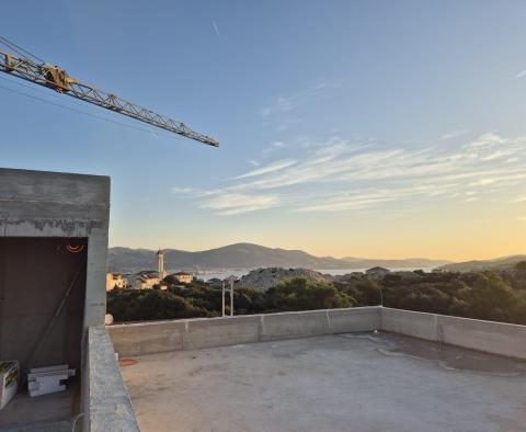 Penthouse na Čiovo, Trogir s úžasným výhledem na moře, na prodej - pic 3