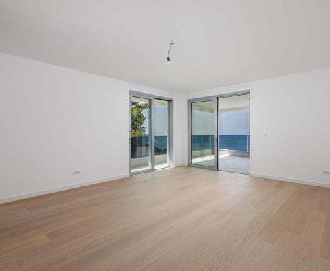 Penthouse in einem Neubau mit Pool auf dem Dach oberhalb des Zentrums von Opatija, idyllische Umgebung, zu verkaufen - foto 14