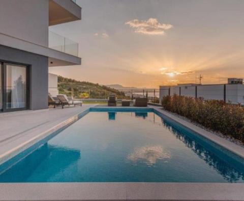 Stunning new modern villa in Podstrana, 300m from the sea, for sale 