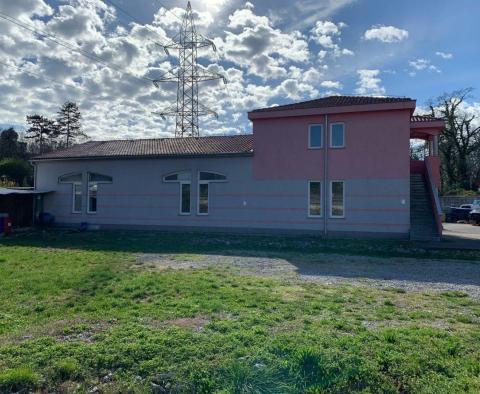 Espace commercial à Žego, Kastav, à vendre 