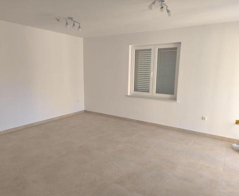 Wohnung in Ledenice, Novi Vinodolski, 200 m vom Meer entfernt, zu verkaufen - foto 5