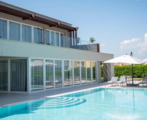 Enchanting modern villas in a glamorous beachfront  5***** resort in the north of Istria - pic 2