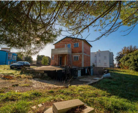 Villa Roh-Bau à Ližnjan, à 800 m de la mer, à vendre - pic 4