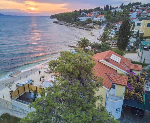 Fascinating beachfront villa with swimming pool and pier on Ciovo - pic 5