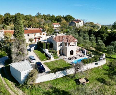 Reduziert! Außergewöhnliche Villa in Buje mit Panoramablick, zu verkaufen - foto 2