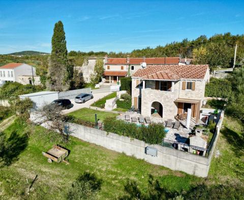 Reduziert! Außergewöhnliche Villa in Buje mit Panoramablick, zu verkaufen - foto 6