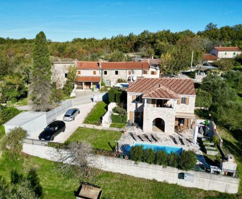 Reduziert! Außergewöhnliche Villa in Buje mit Panoramablick, zu verkaufen - foto 28