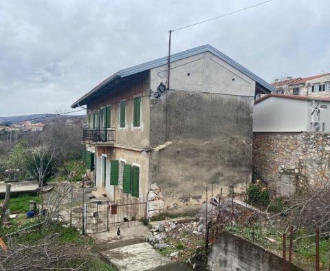 Freistehende alte italienische Villa aus dem Jahr 1912 mit Meerblick und 2.383 m2 Garten in Rijeka, zu verkaufen - foto 3