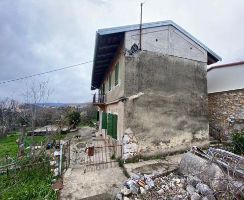 Freistehende alte italienische Villa aus dem Jahr 1912 mit Meerblick und 2.383 m2 Garten in Rijeka, zu verkaufen - foto 7