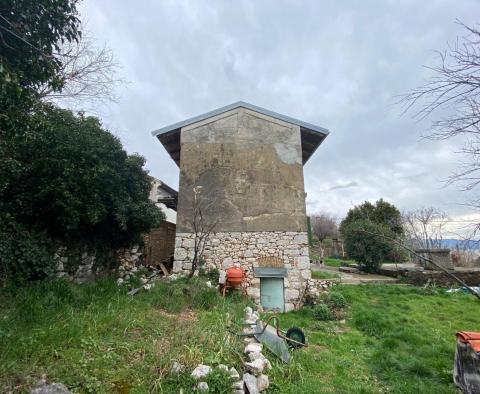 Freistehende alte italienische Villa aus dem Jahr 1912 mit Meerblick und 2.383 m2 Garten in Rijeka, zu verkaufen - foto 8